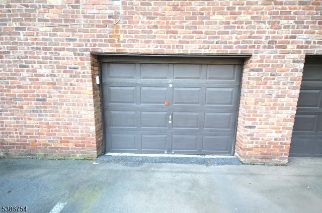 $2,400 | 5 Stone Hill Road, Springfield, NJ 07081