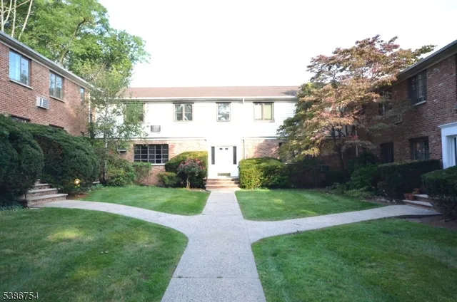 $2,400 | 5 Stone Hill Road, Springfield, NJ 07081