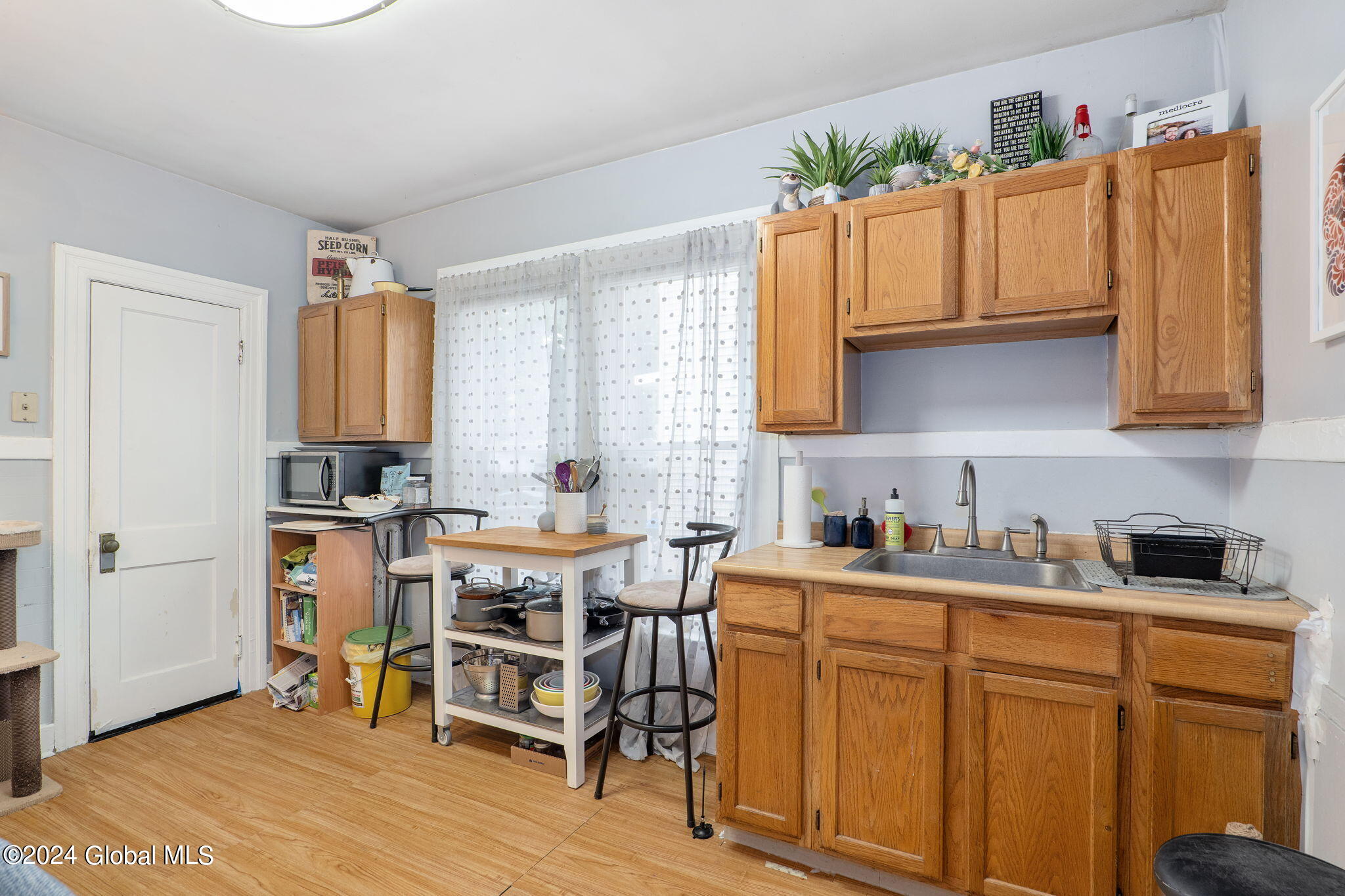 1735 Eastern Parkway Schenectady, NY 12309 - Photo 17 of 34 17