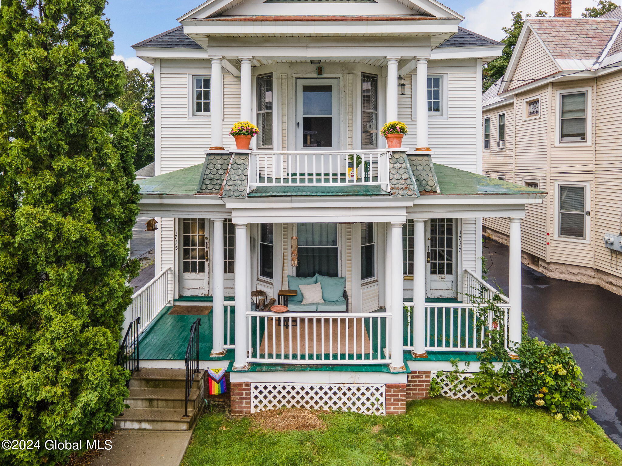 1735 Eastern Parkway Schenectady, NY 12309 - Photo 2 of 34 2