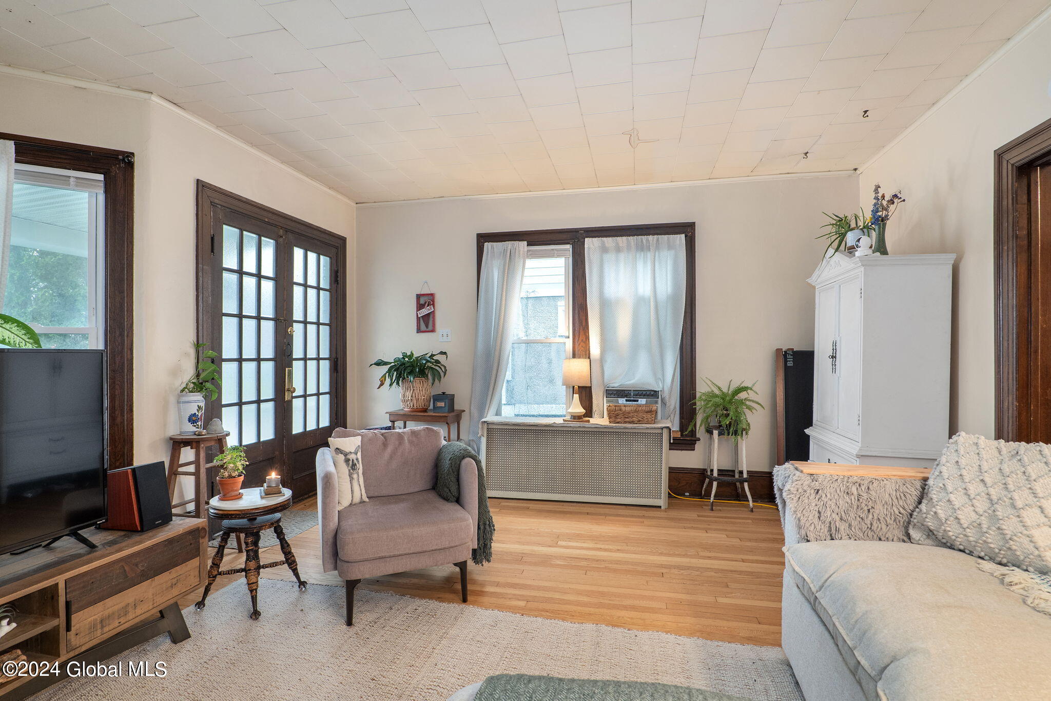 1735 Eastern Parkway Schenectady, NY 12309 - Photo 5 of 34 5