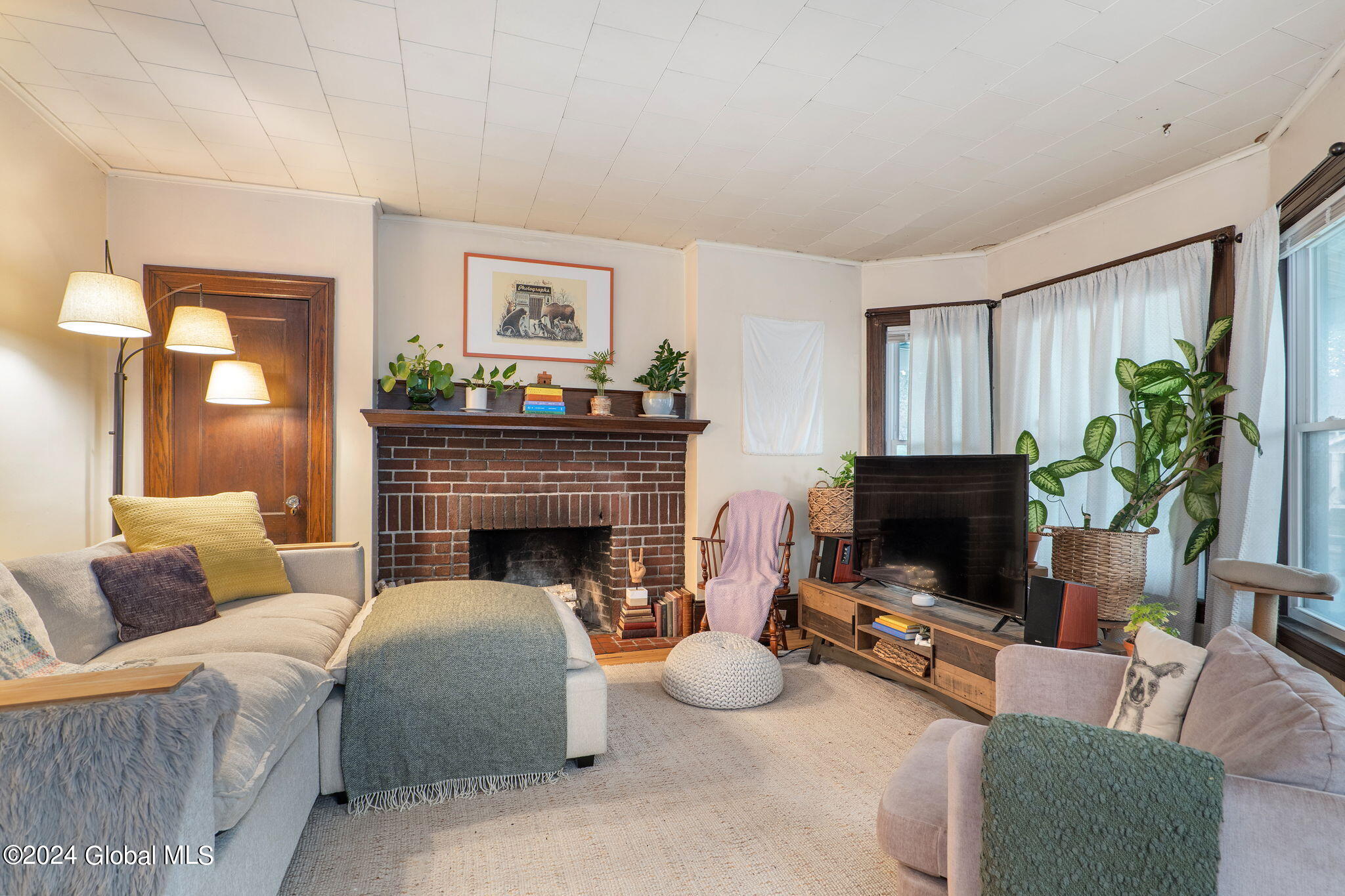 1735 Eastern Parkway Schenectady, NY 12309 - Photo 6 of 34 6