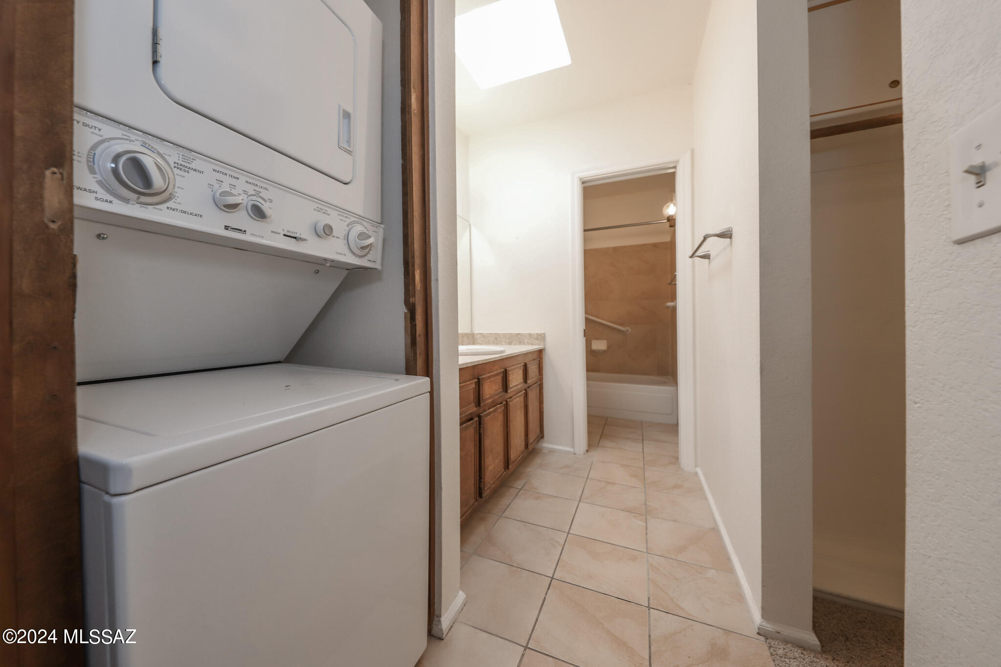 8271 North Oracle Road, Unit 250 Tucson, AZ 85704 - Photo 21 of 26 Washer/dryer