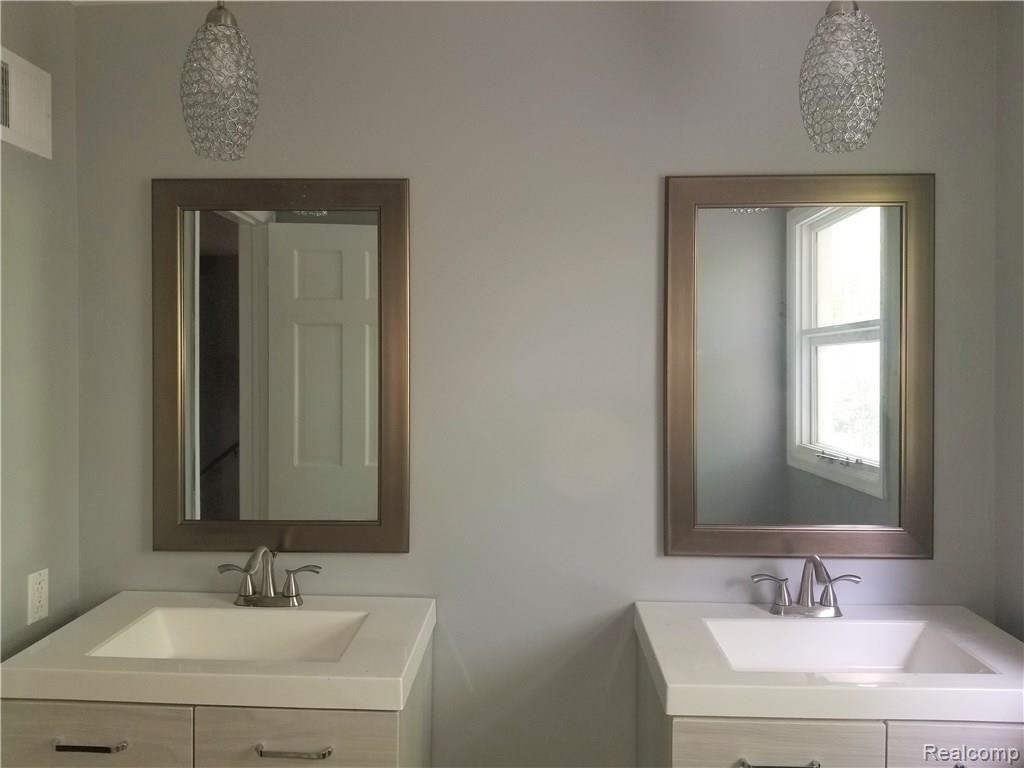 1215 Rocky Ridge Trail Flint, MI 48532 - Photo 31 of 35 20180517_161350.jpg