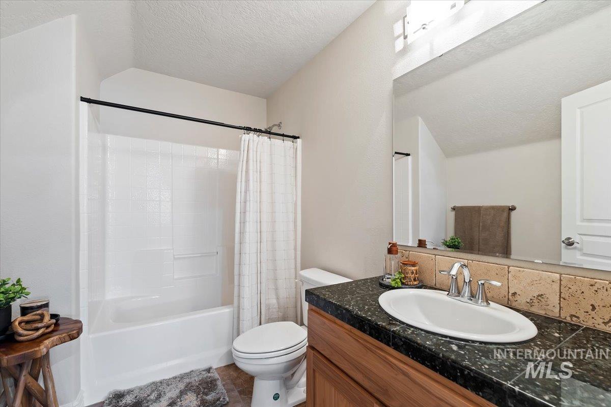3758 South Merrivale Way Meridian, ID 83642 - Photo 27 of 39