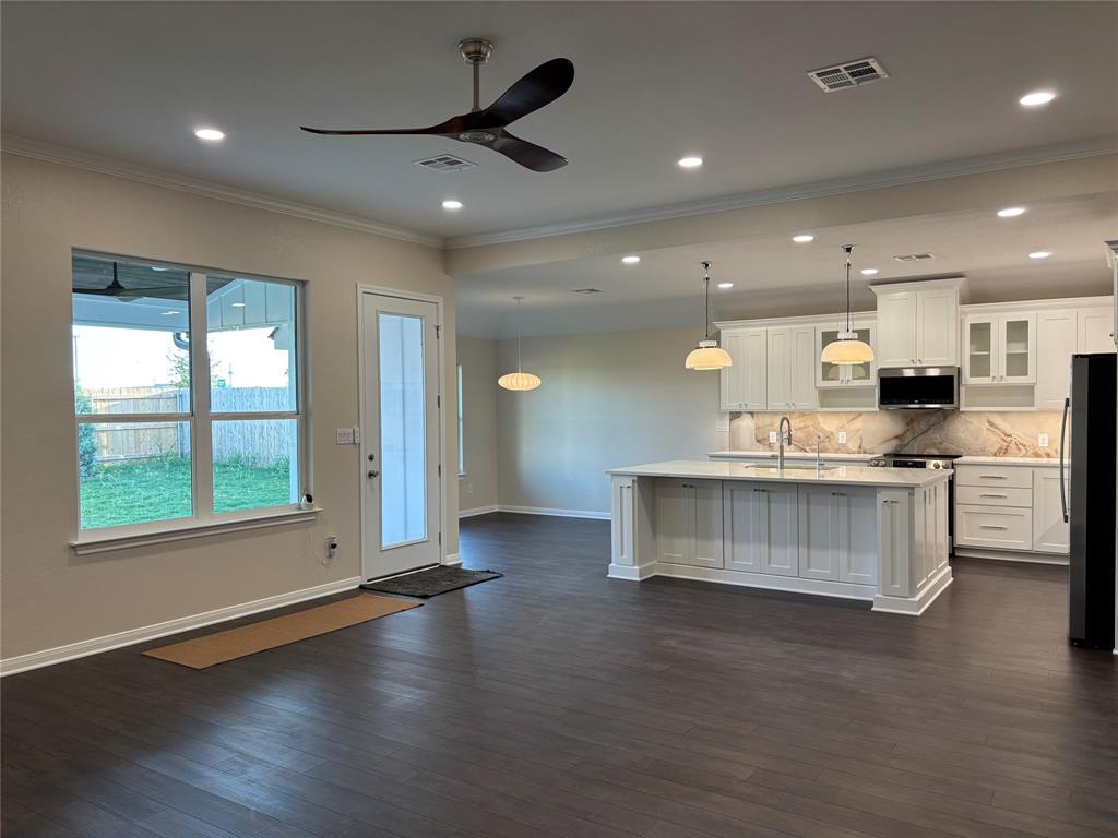 9936 Bridlewood Lane Waco, TX 76708 - Photo 7 of 27