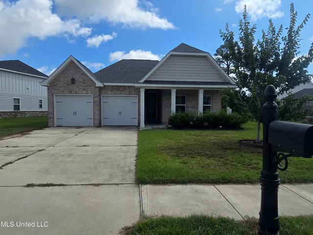 $300,000 | 10510 West Landon Green Circle, Gulfport, MS 39503