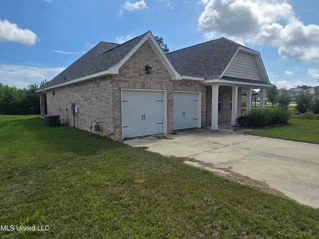$300,000 | 10510 West Landon Green Circle, Gulfport, MS 39503