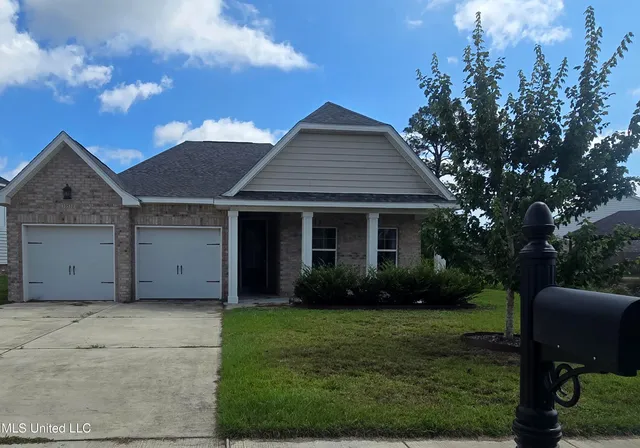 $300,000 | 10510 West Landon Green Circle, Gulfport, MS 39503