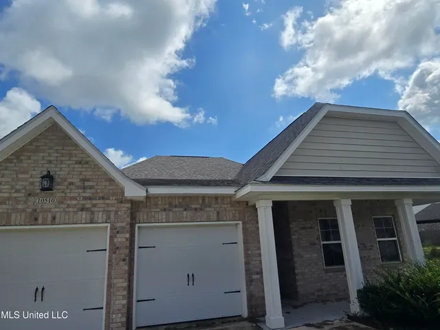 $300,000 | 10510 West Landon Green Circle, Gulfport, MS 39503