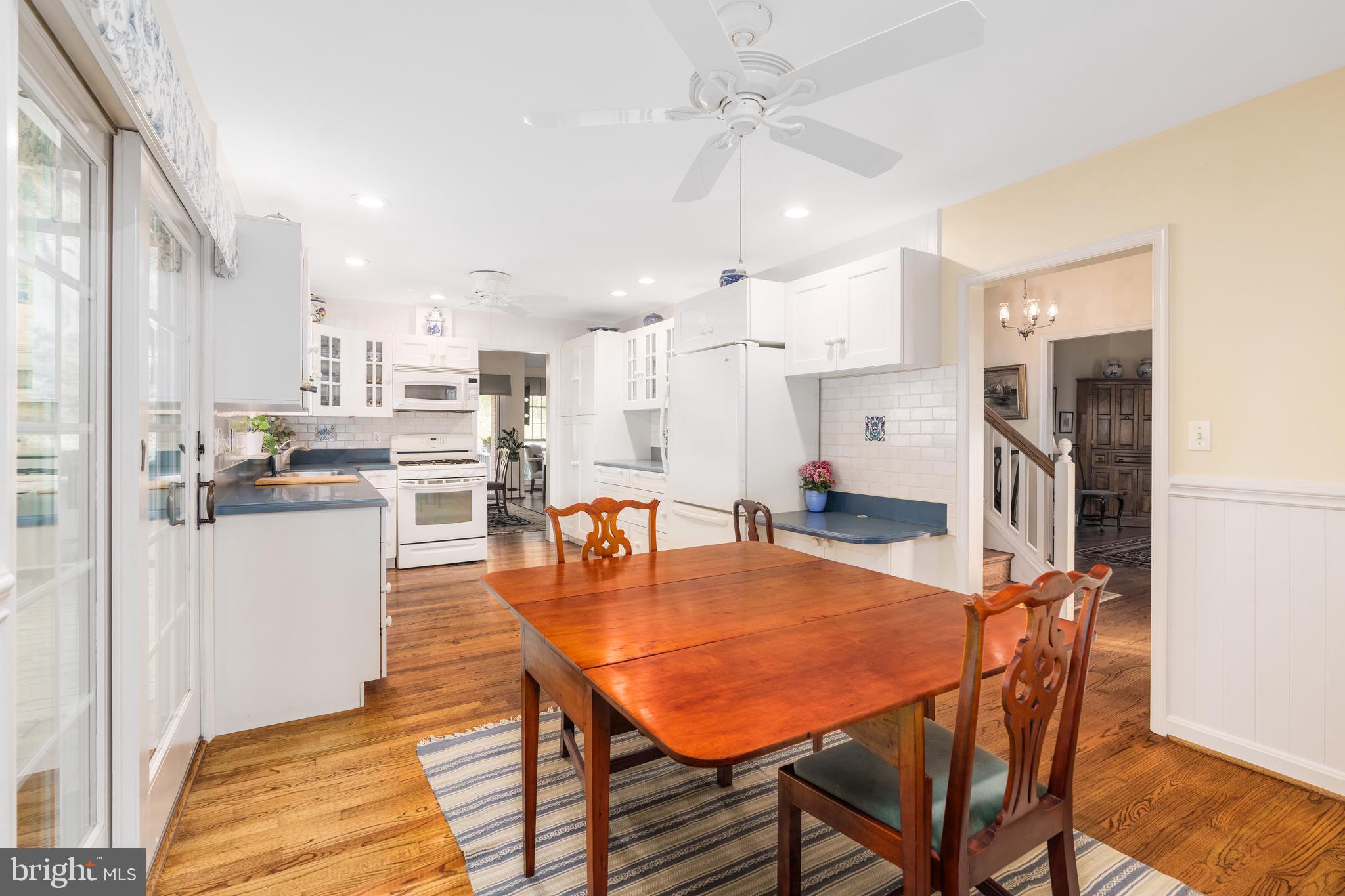 7 Brookland Ridge Road Lutherville-Timonium, MD 21093 - Photo 15 of 43 Spacious enough to accommodate nice sized table