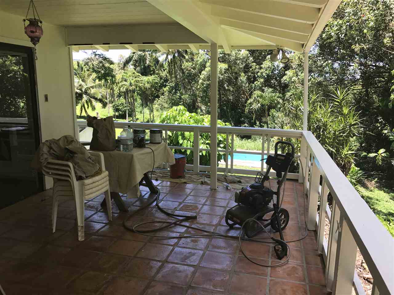 1825 Haiku Road Haiku, HI 96708 - Photo 15 of 24 a view of a chairs and table in patio