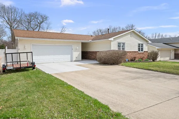 $274,900 | 4688 5th Street, East Moline, IL 61244