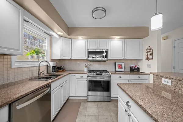 $274,900 | 4688 5th Street, East Moline, IL 61244