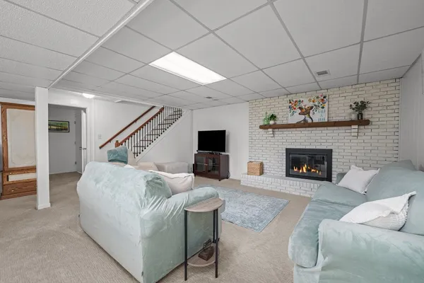 $274,900 | 4688 5th Street, East Moline, IL 61244