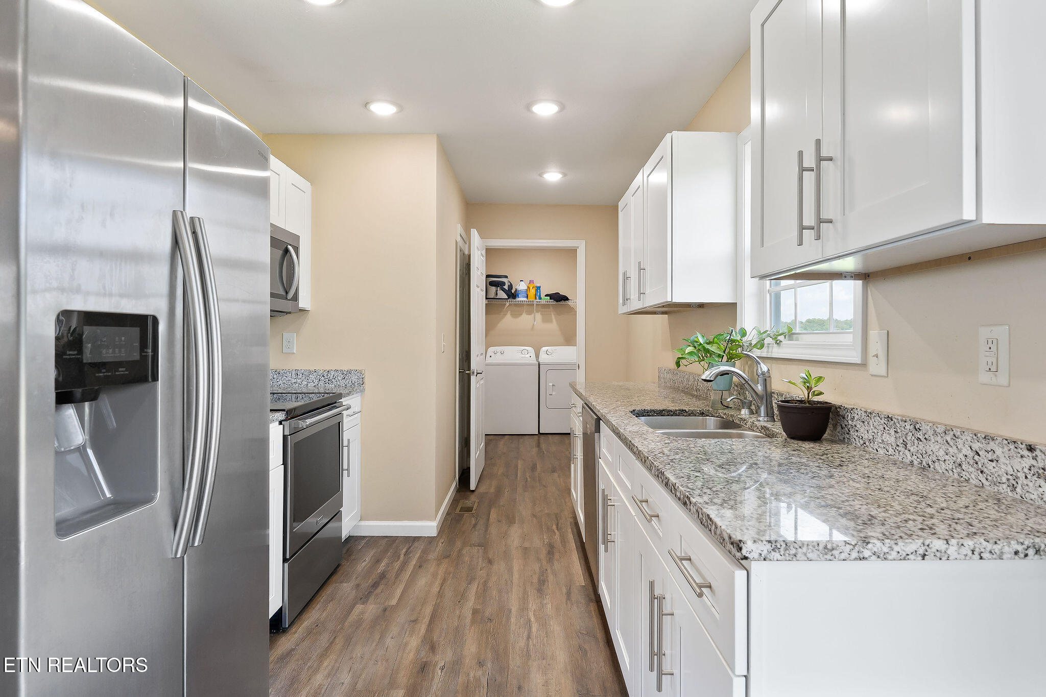 410 Old Elmore Road Crossville, TN 38571 - Photo 12 of 18 Kitchen