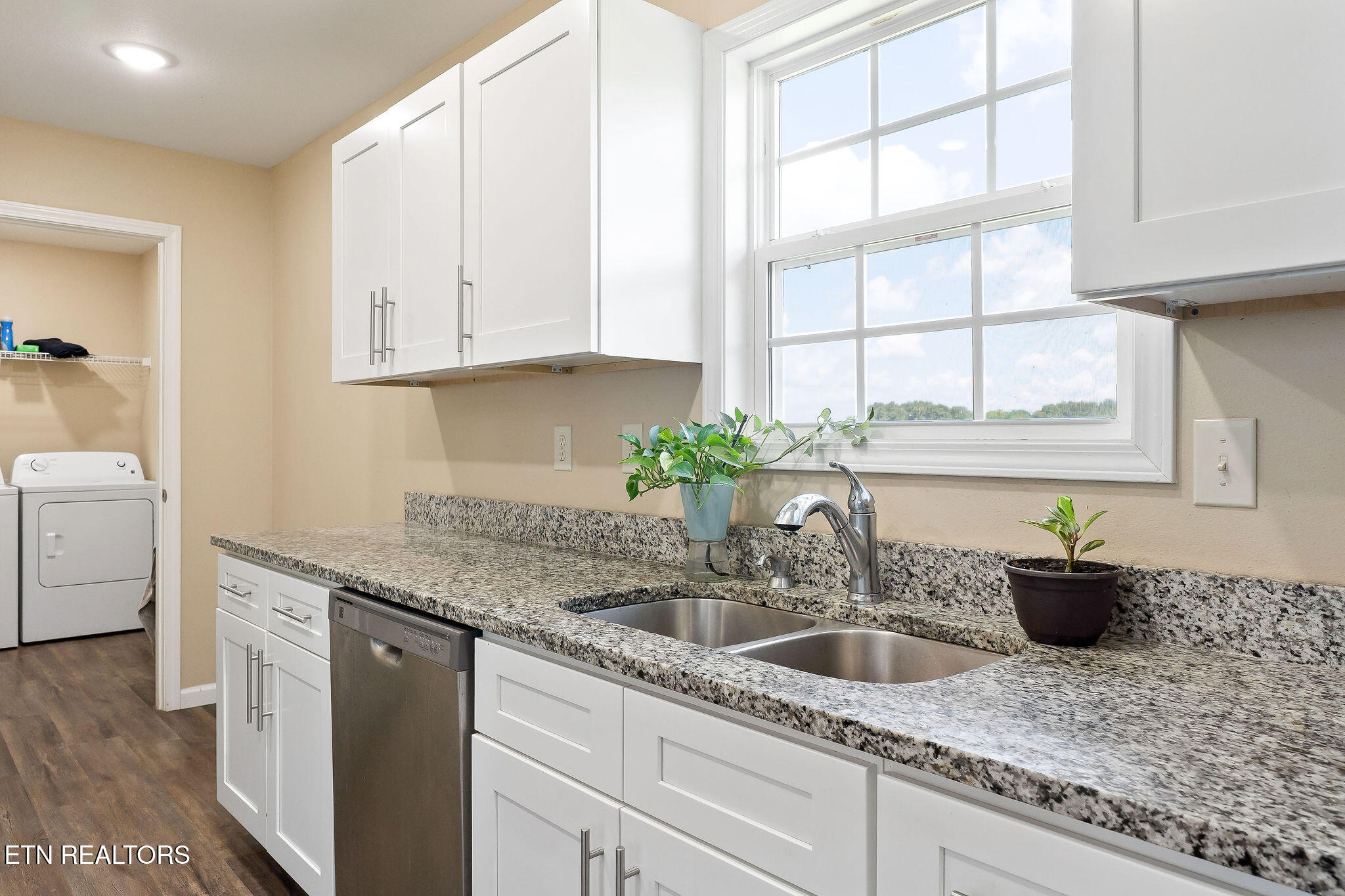 410 Old Elmore Road Crossville, TN 38571 - Photo 13 of 18 Kitchen