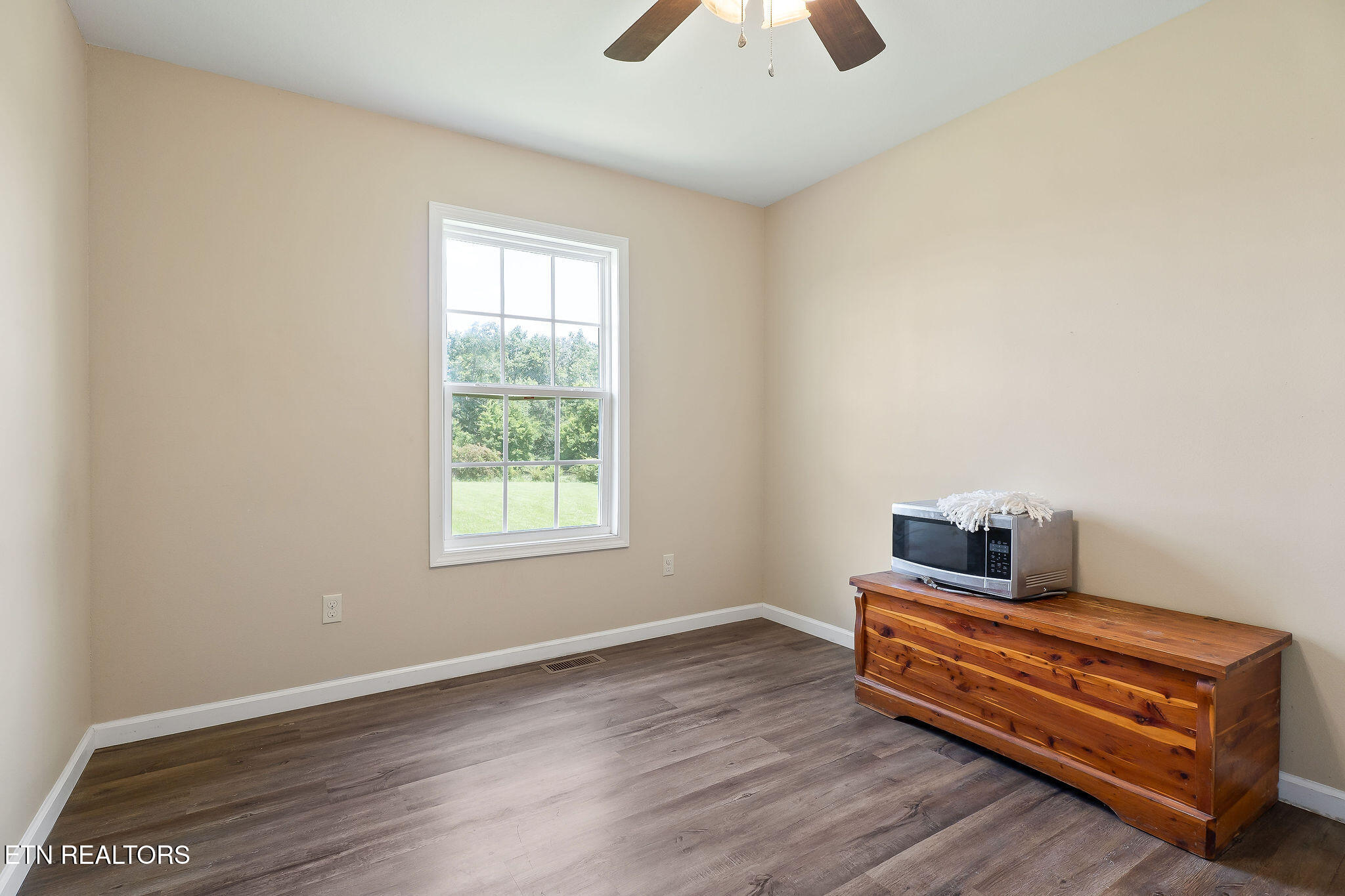 410 Old Elmore Road Crossville, TN 38571 - Photo 17 of 18 Bedroom 2