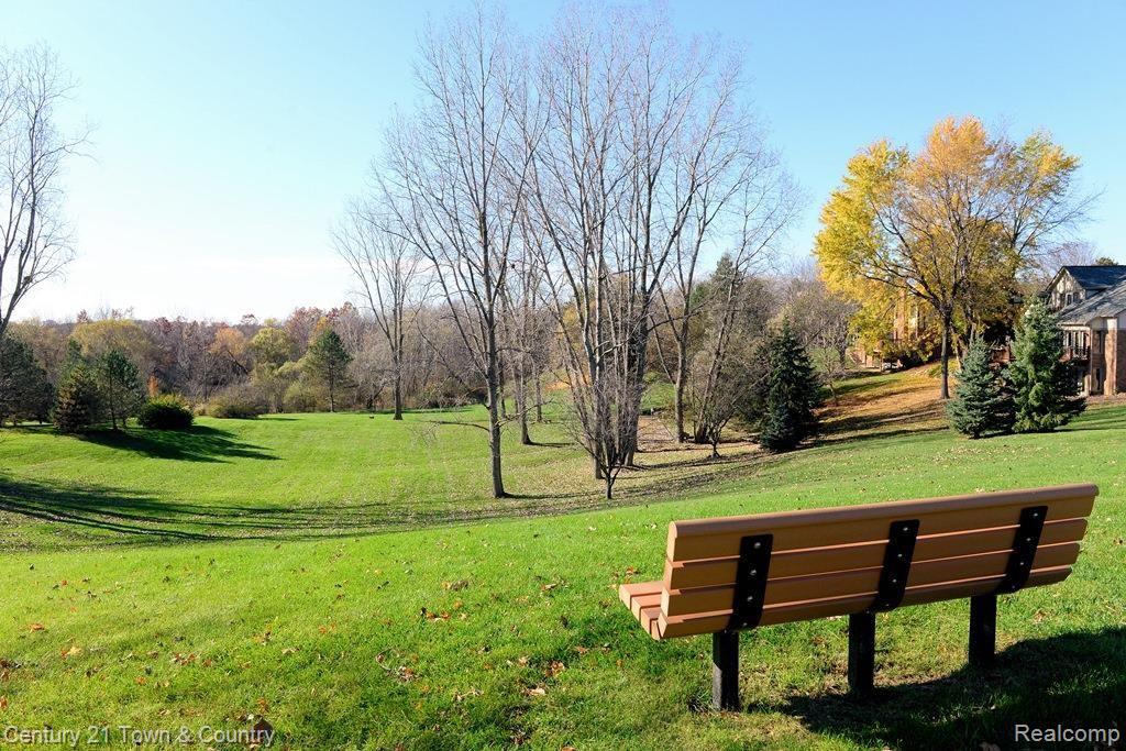 2643 Munster Road Rochester, MI 48309 - Photo 55 of 70 Gorgeous Grounds 1.jpg