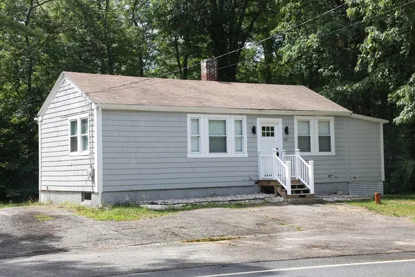 $429,000 | 311 Winthrop Street, Rehoboth, MA 02769