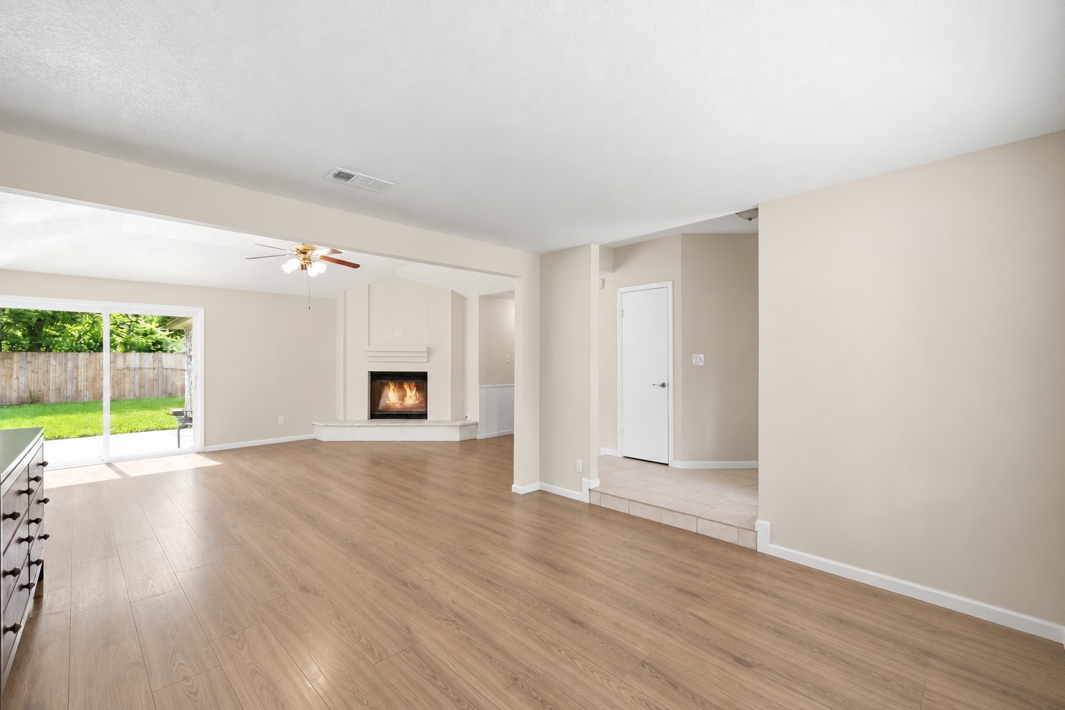 18607 Hiddenbay Way Spring, TX 77379 - Photo 10 of 32 Gallery Image 10