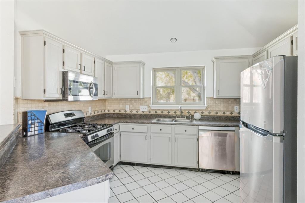 2218 Fuqua Road Rowlett, TX 75088 - Photo 10 of 25