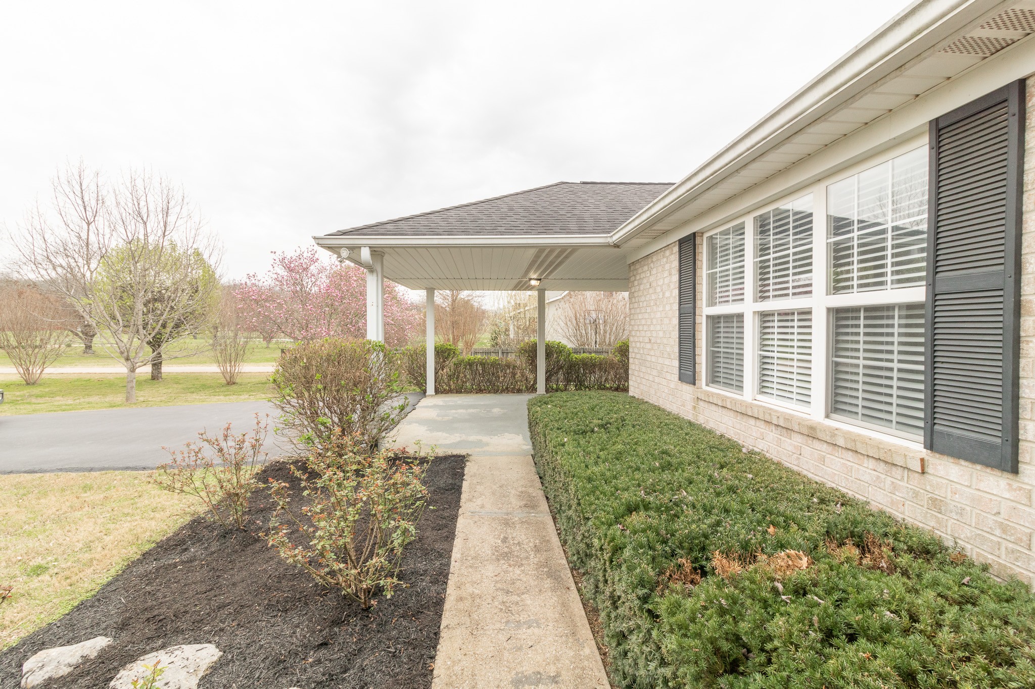 8602 Hickory Ridge Road Mount Juliet, TN 37122 - Photo 8 of 68 a view of a backyard with garden