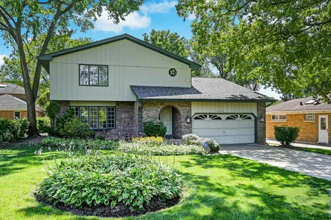 $999,000 | 5631 South Elm Street, Hinsdale, IL 60521