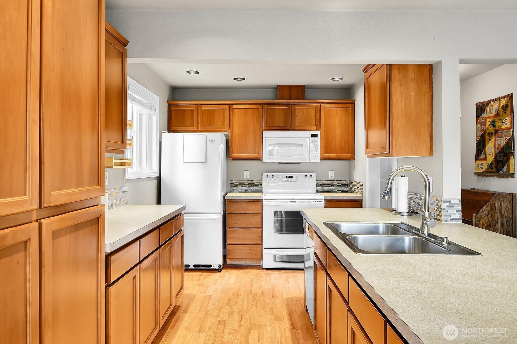 7807 218th Street Southwest, Unit 28 Edmonds, WA 98026 - Photo 3 of 20 Gallery Image 3