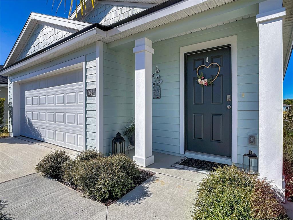 64 Bogey Place Bunnell, FL 32110 - Photo 3 of 55 a front view of a house