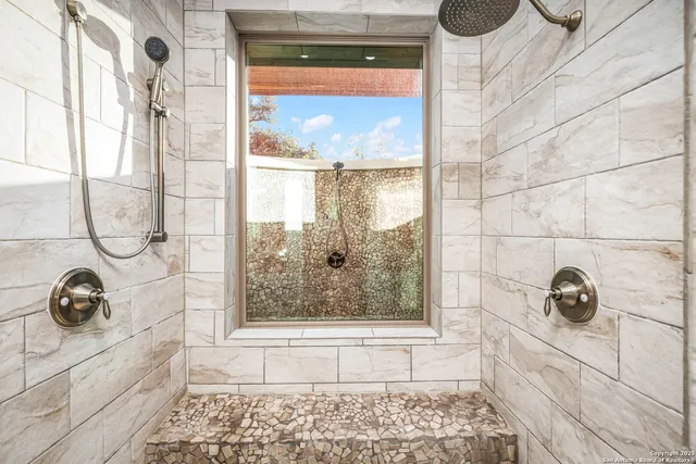 $1,950,000 | 2330 Occidente, New Braunfels, TX 78132