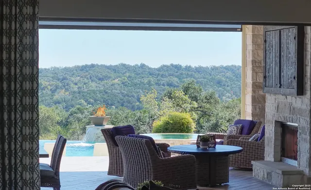 $1,950,000 | 2330 Occidente, New Braunfels, TX 78132
