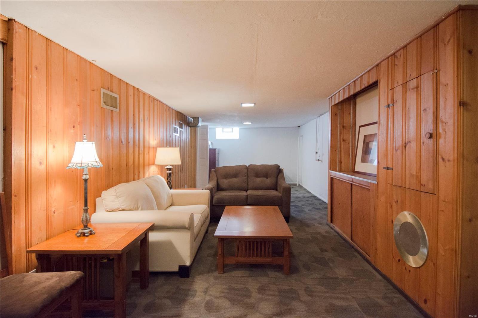 8015 Morgan Ford Road St. Louis, MO 63123 - Photo 22 of 31