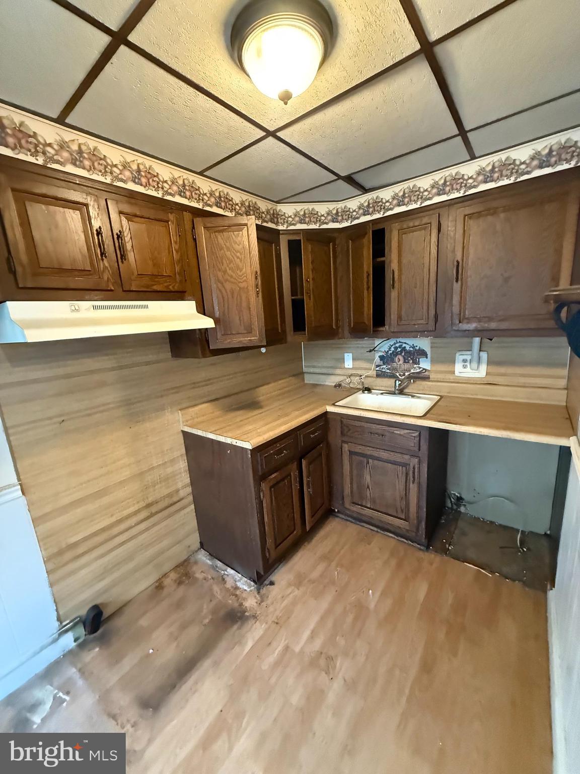 208 Golf Road Darby, PA 19023 - Photo 4 of 8