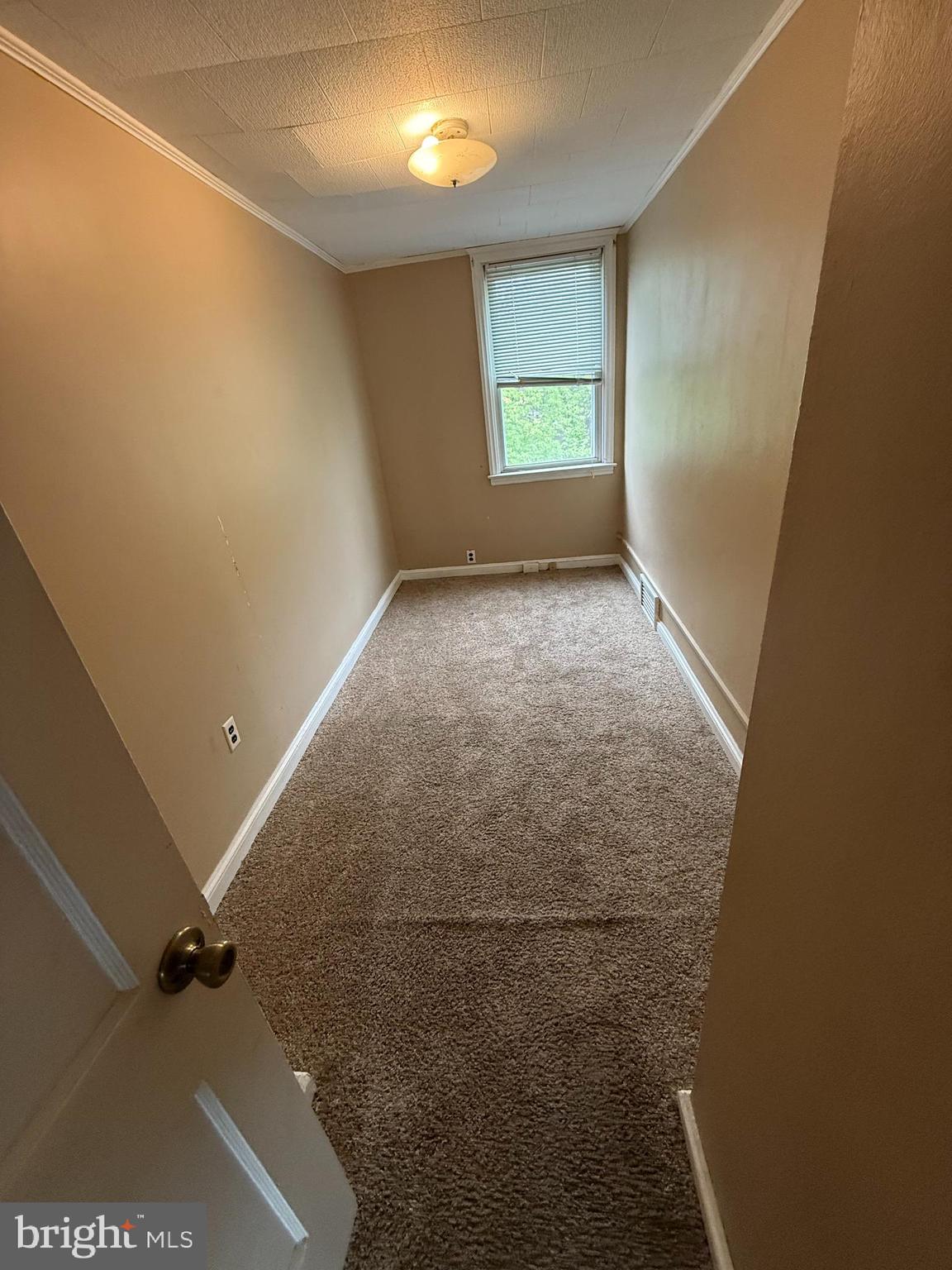208 Golf Road Darby, PA 19023 - Photo 5 of 8