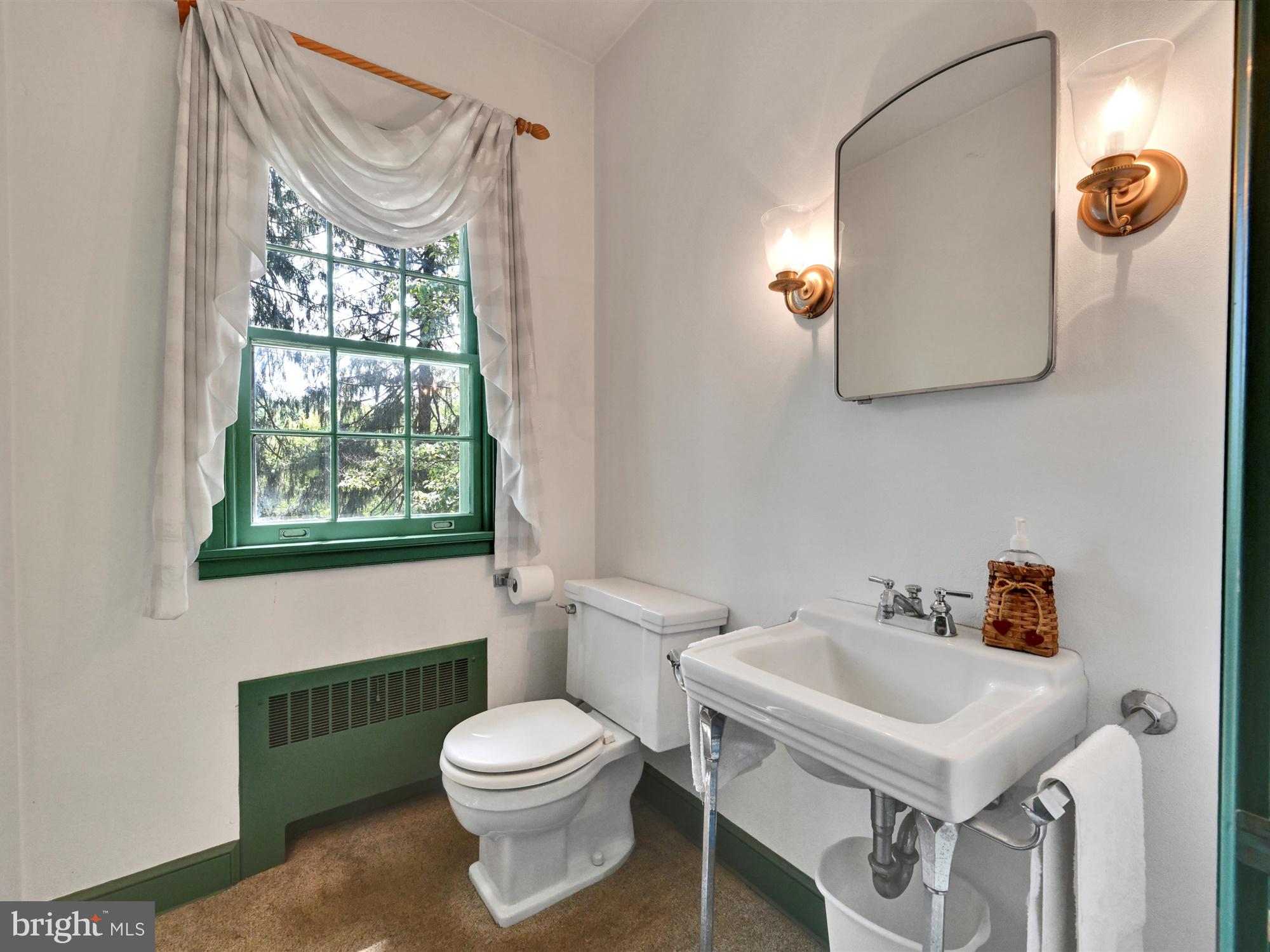 13 Conestoga Road Lancaster, PA 17602 - Photo 23 of 38 Powder Room