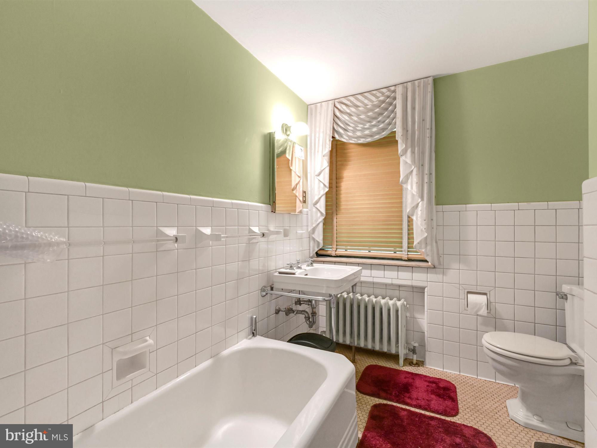 13 Conestoga Road Lancaster, PA 17602 - Photo 30 of 38 Bathroom