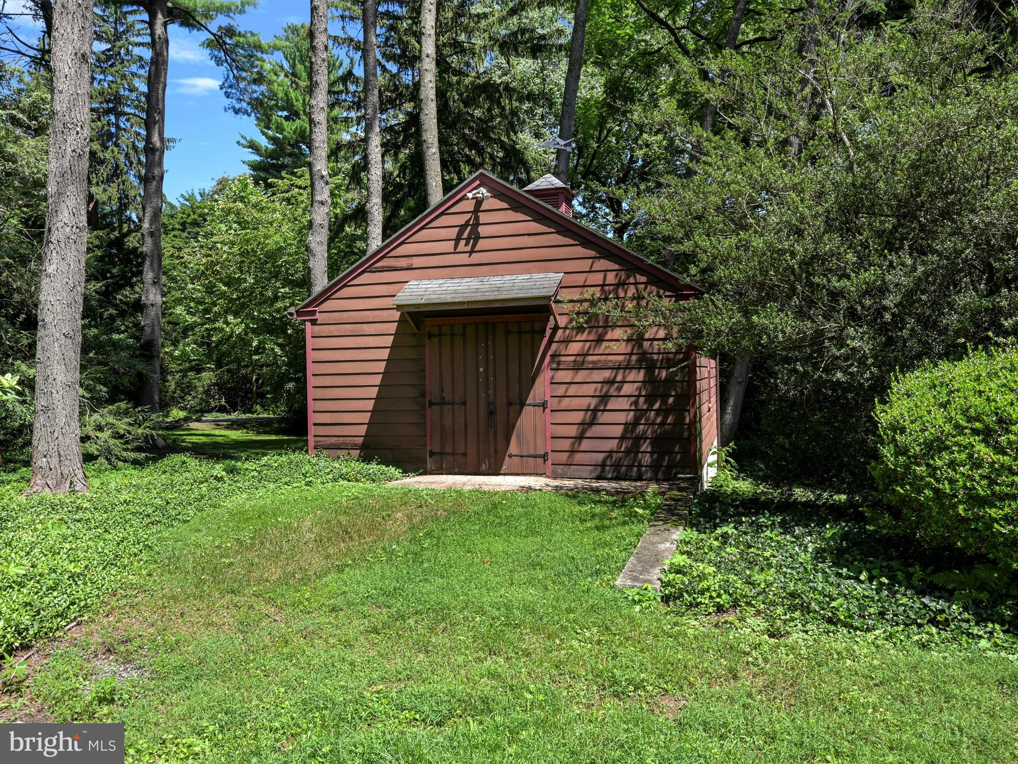 13 Conestoga Road Lancaster, PA 17602 - Photo 35 of 38 Barn