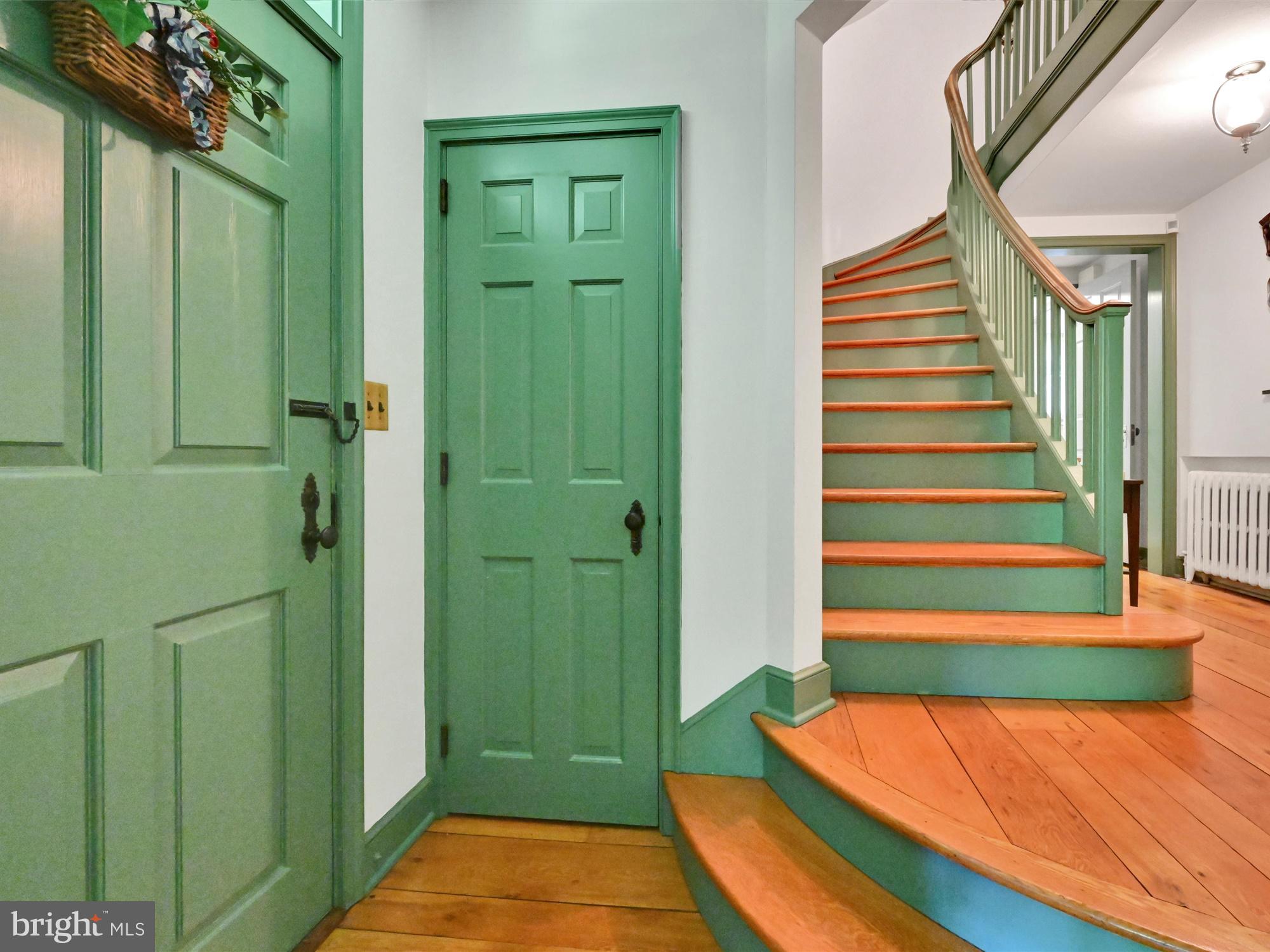 13 Conestoga Road Lancaster, PA 17602 - Photo 5 of 38 Foyer