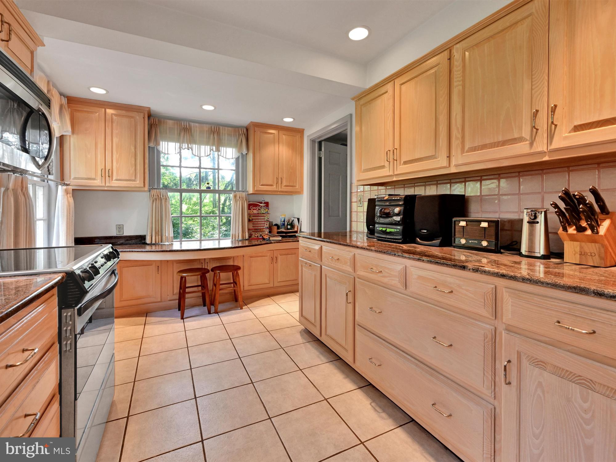 13 Conestoga Road Lancaster, PA 17602 - Photo 8 of 38 Kitchen