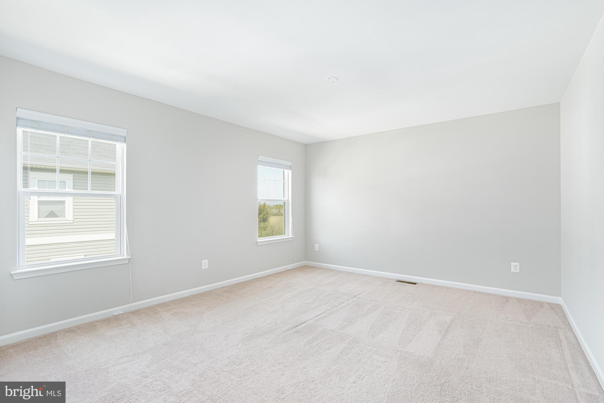 106 Splendor Garden Way Stephenson, VA 22656 - Photo 20 of 31 Bright and airy blank canvas awaits your touch.