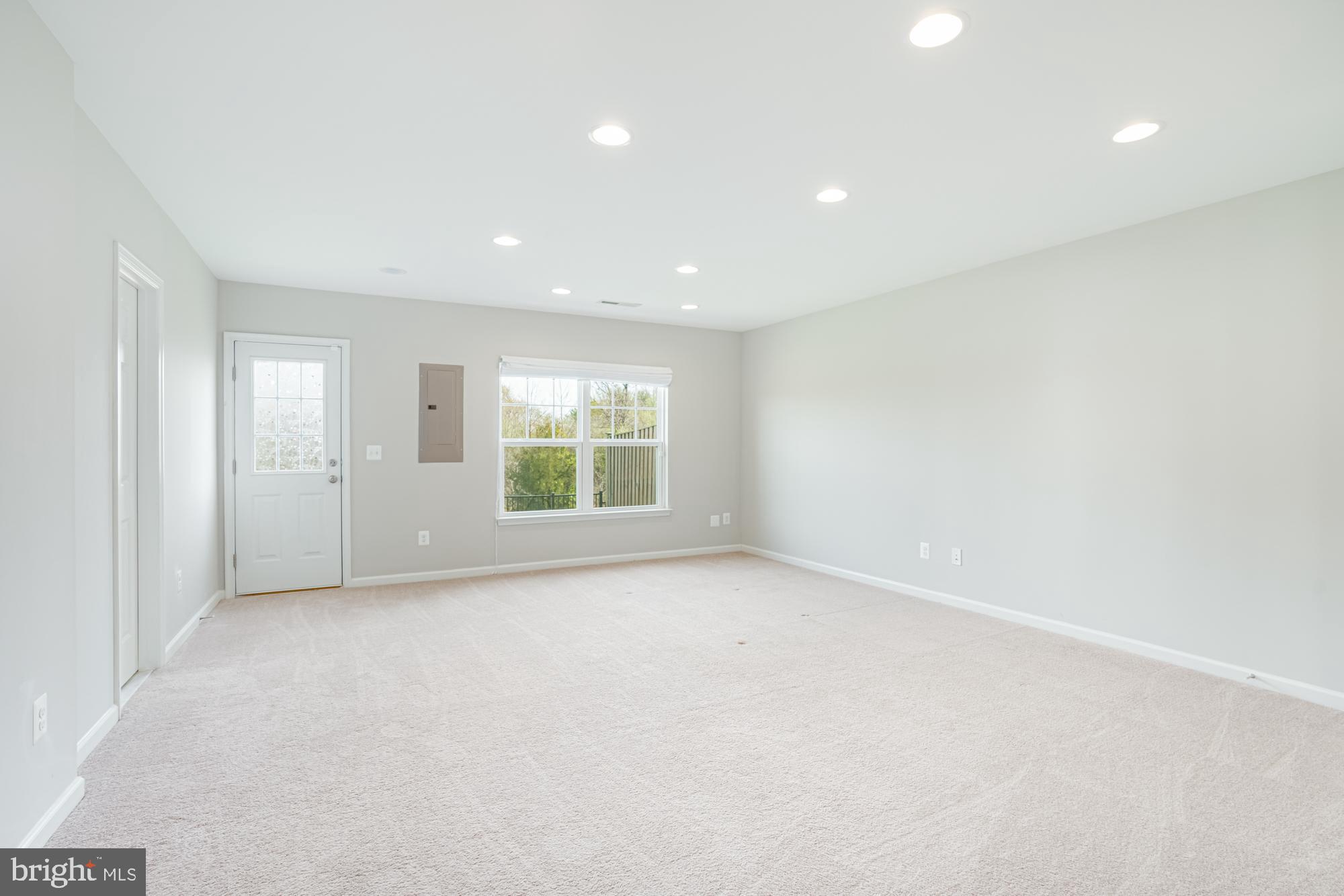 106 Splendor Garden Way Stephenson, VA 22656 - Photo 4 of 31 Spacious, light-filled room ready for creativity.
