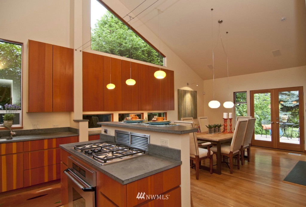 6651 Northeast Windermere Road Seattle, WA 98115 - Photo 5 of 15