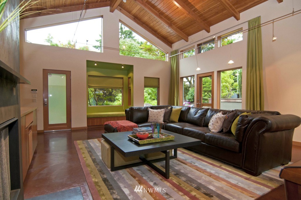 6651 Northeast Windermere Road Seattle, WA 98115 - Photo 10 of 15