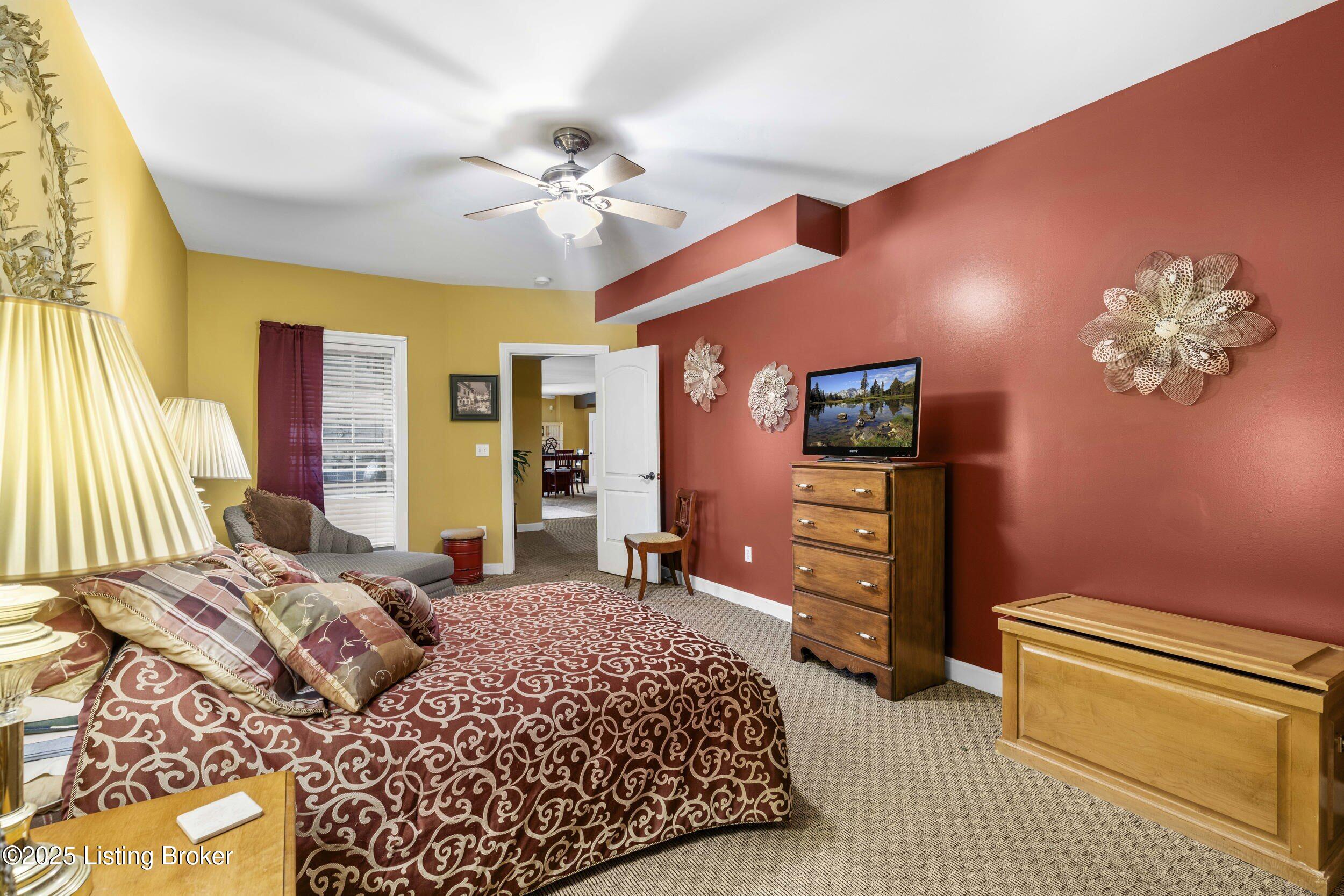 3032 Cedar Grove Road Shepherdsville, KY 40165 - Photo 53 of 65 Large guest suite in basement