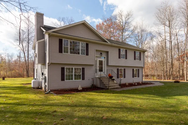 $475,000 | 1001 Suffield Street, Suffield, CT 06078