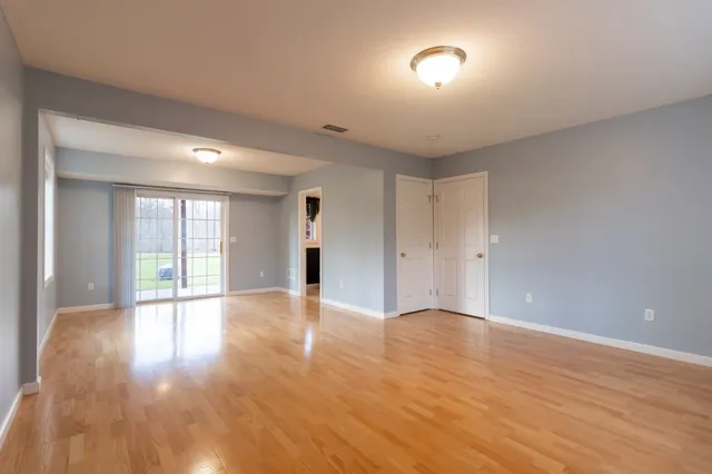 $475,000 | 1001 Suffield Street, Suffield, CT 06078