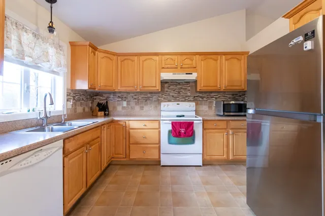 $475,000 | 1001 Suffield Street, Suffield, CT 06078