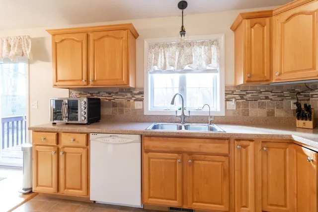 $475,000 | 1001 Suffield Street, Suffield, CT 06078