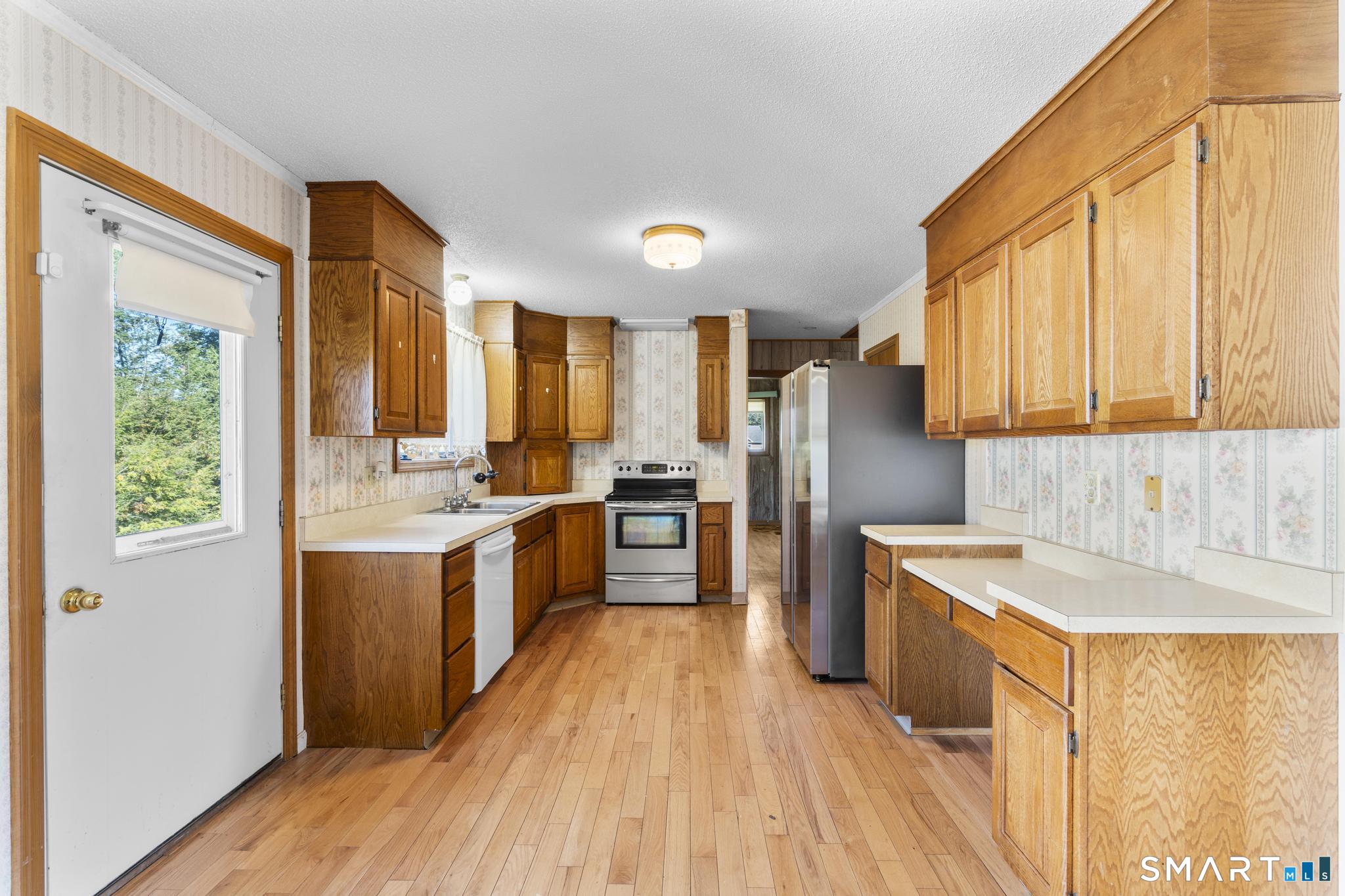 75 Allston Road Newington, CT 06111 - Photo 10 of 33 Gallery Image 10